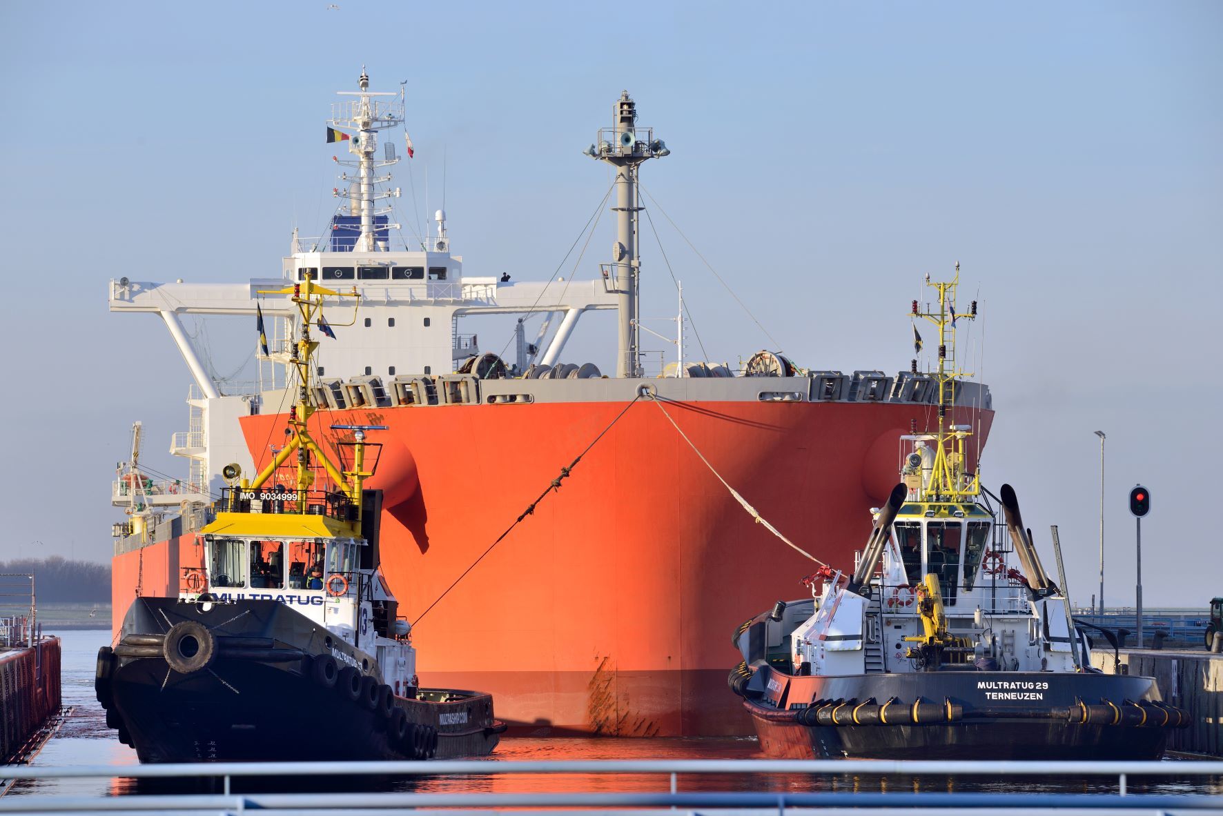 Sleepboot c North Sea Port aangepast