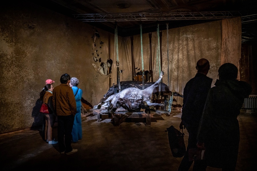 Berlinde De Bruyckere Nicht Schlafen c Marijn Fotografie