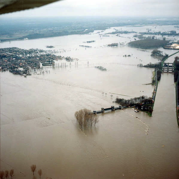 Overstroming Maas 1993 c RHCL Maastricht