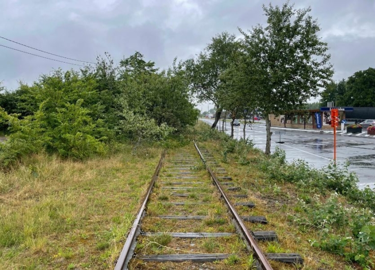 De spoorlijn aan de grensovergang richting De Panne Bart Noels