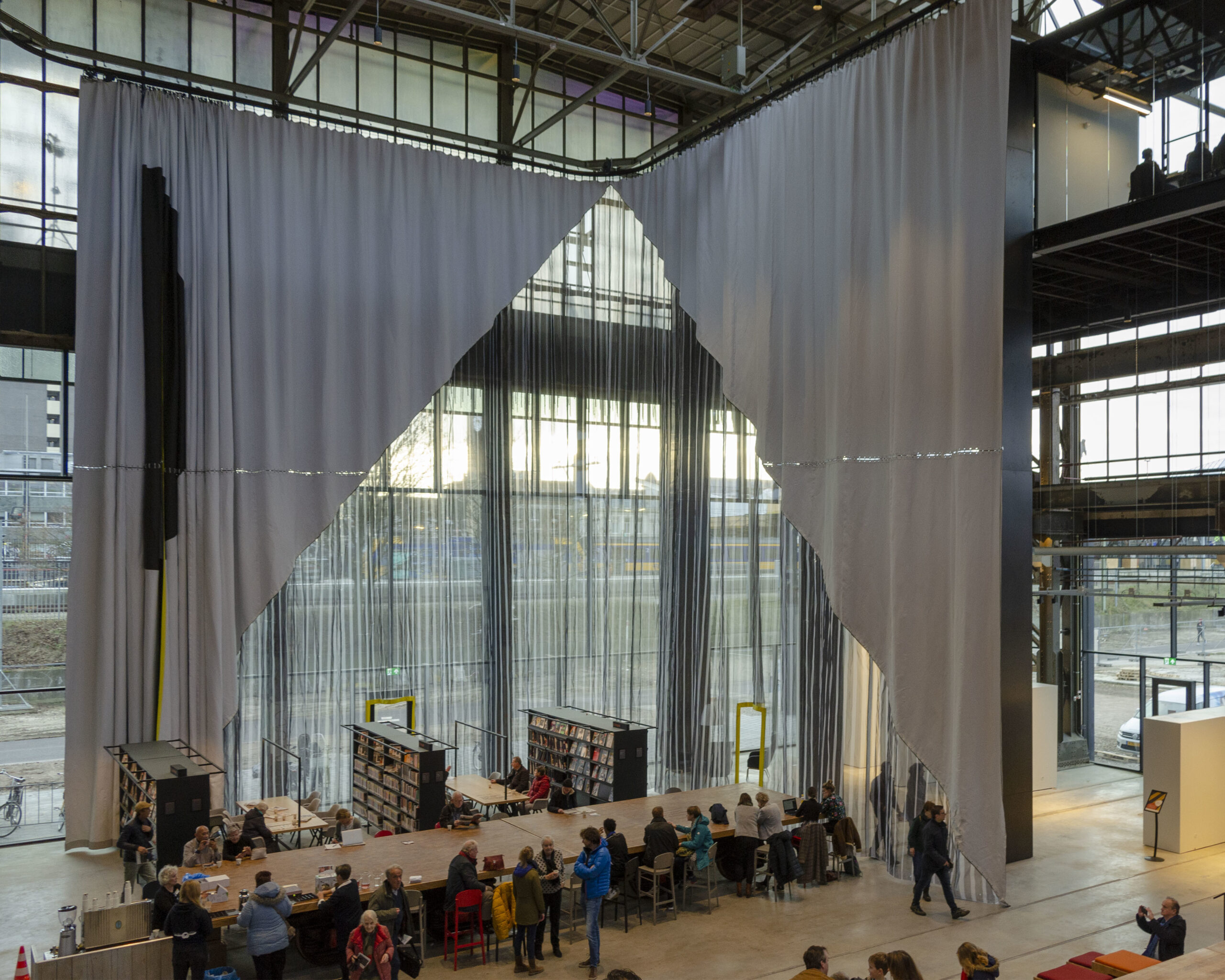 Bibliotheek Tilburg in de Loc Hal 3