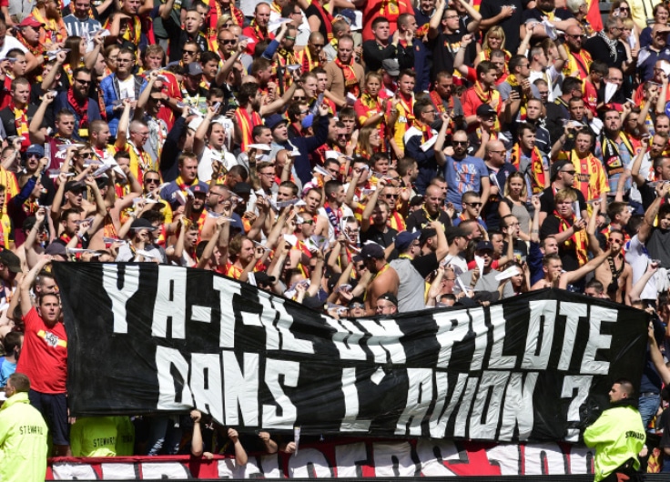 Lens-supportersprotest