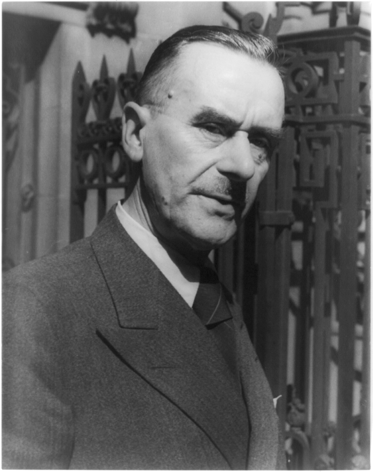 Thomas in Mann in 1937