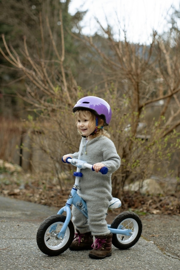 Meisje op fiets c pexels tatiana syrikova